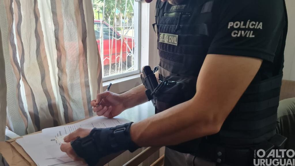 Pai e filho são presos por tráfico de drogas em FW