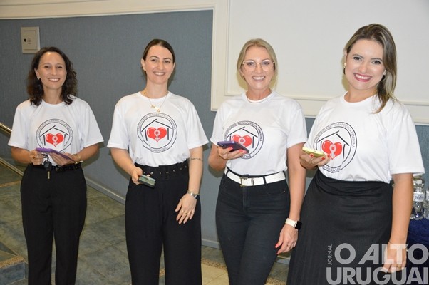 Mais de 800 pessoas participam de palestra com Leila Ama em FW