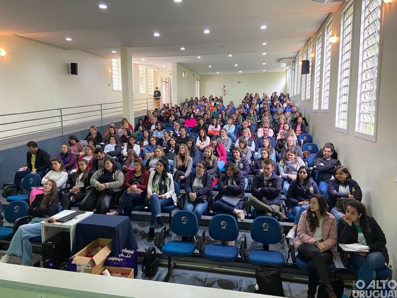 Gestores de 25 municípios debatem cuidados com a saúde do idoso