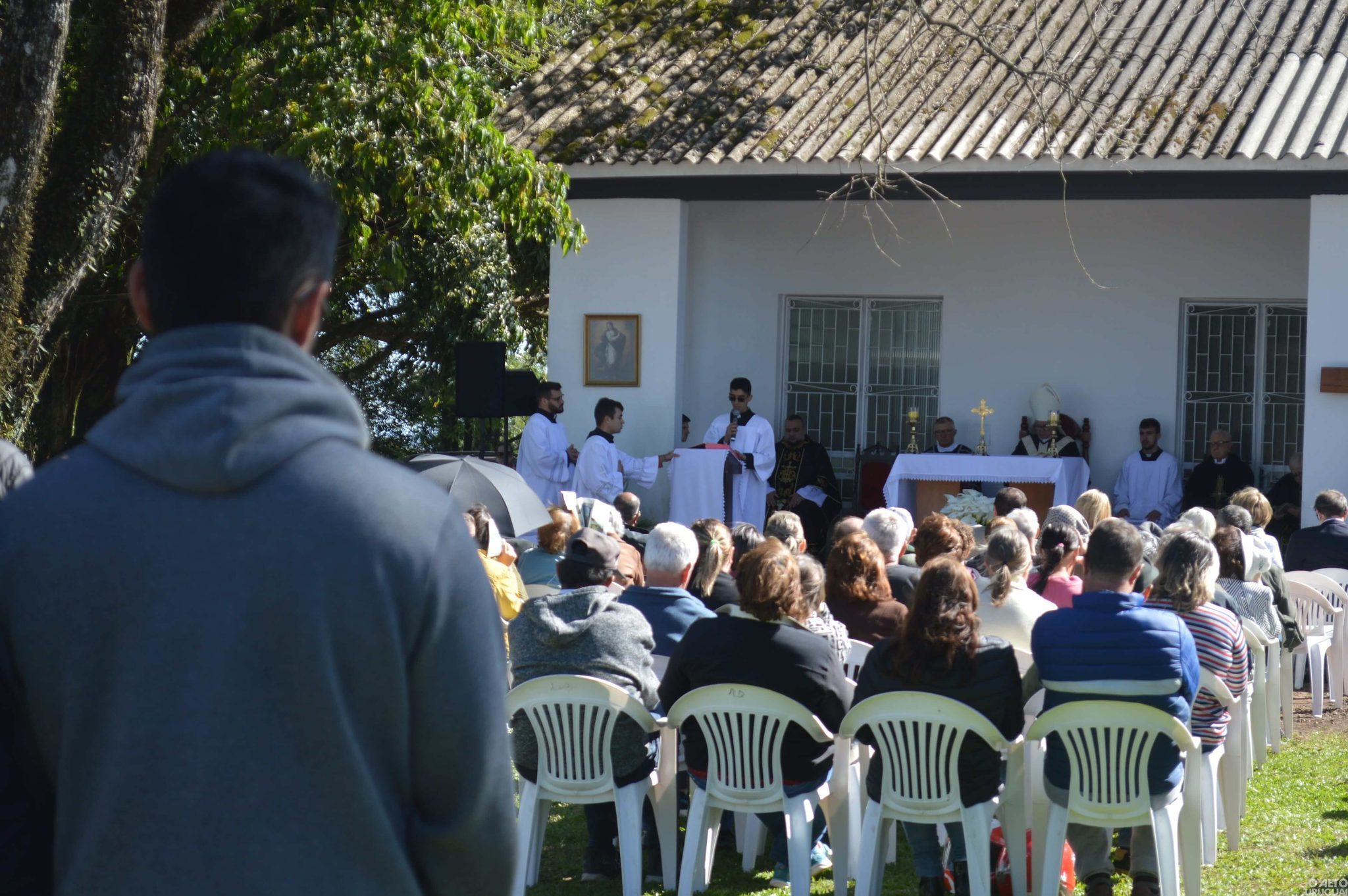 Missas e visitas relembram entes queridos nesse Dia de Finados