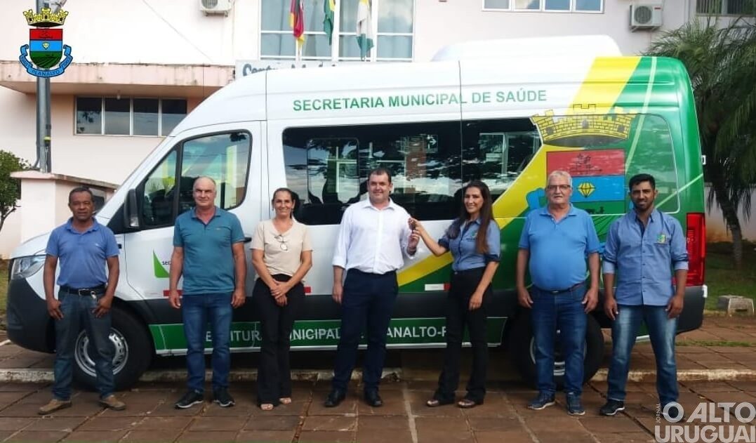 Van com 16 lugares é entregue à Secretaria de Saúde de Planalto
