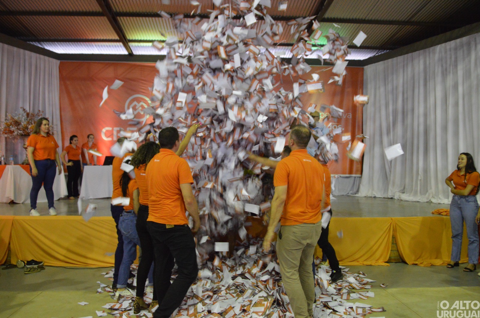 Cerca de 1,5 mil associados participam da assembleia-geral da Cresol Raiz