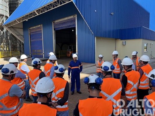 JBS apresenta a estrutura da fábrica de ração em Seberi