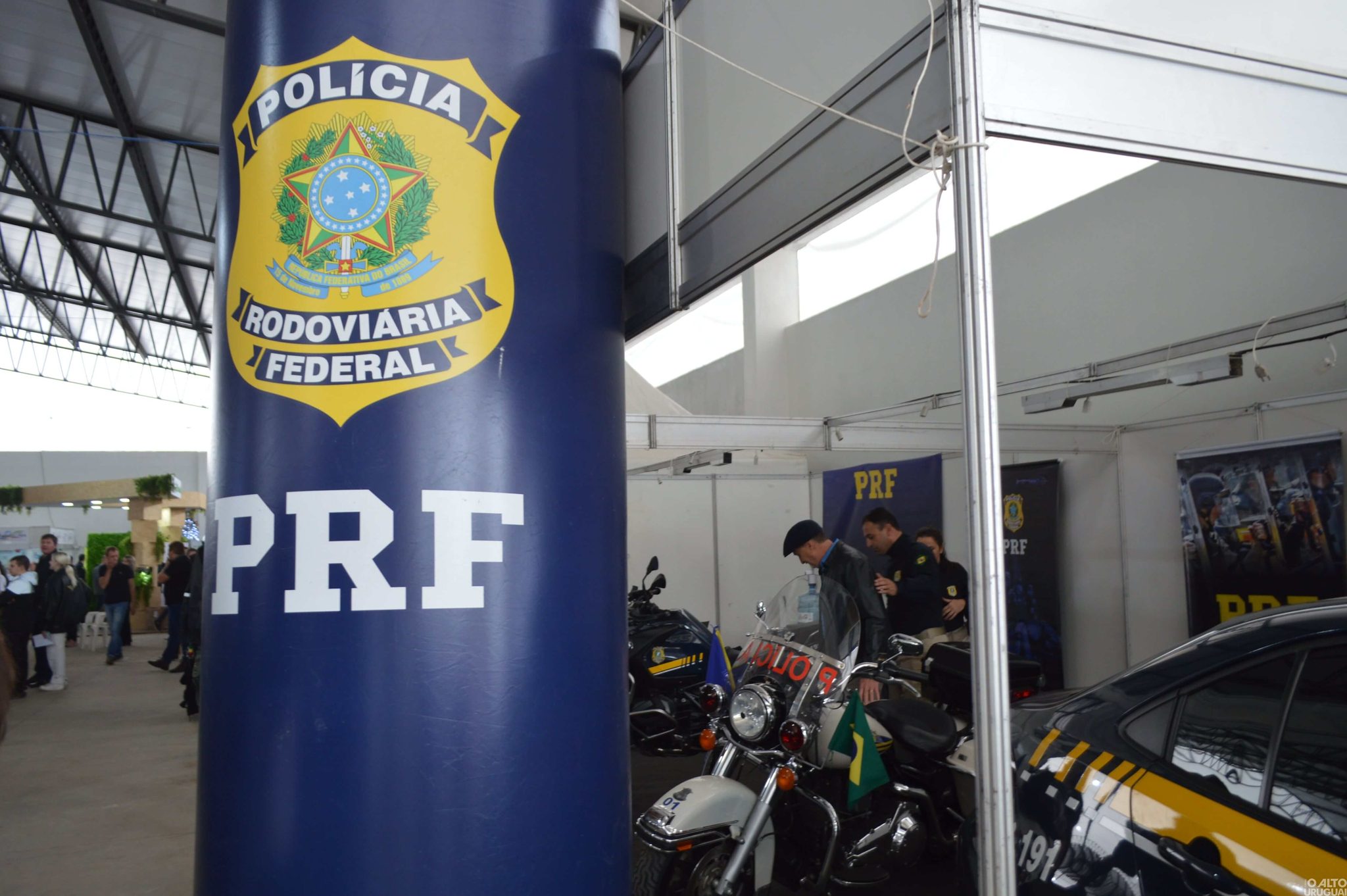 PRF fiscaliza mais de 200 pessoas durante a Expofred