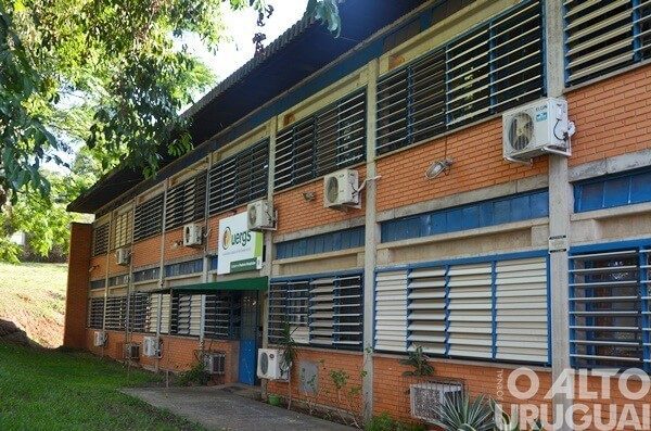 Último dia para ingresso externo ao curso de Administração Pública