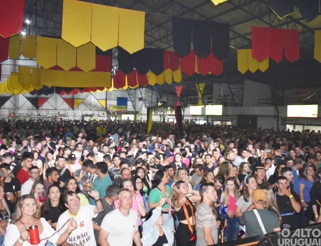 Oktoberfest de Alpestre reúne milhares de pessoas e bate recorde de vendas 