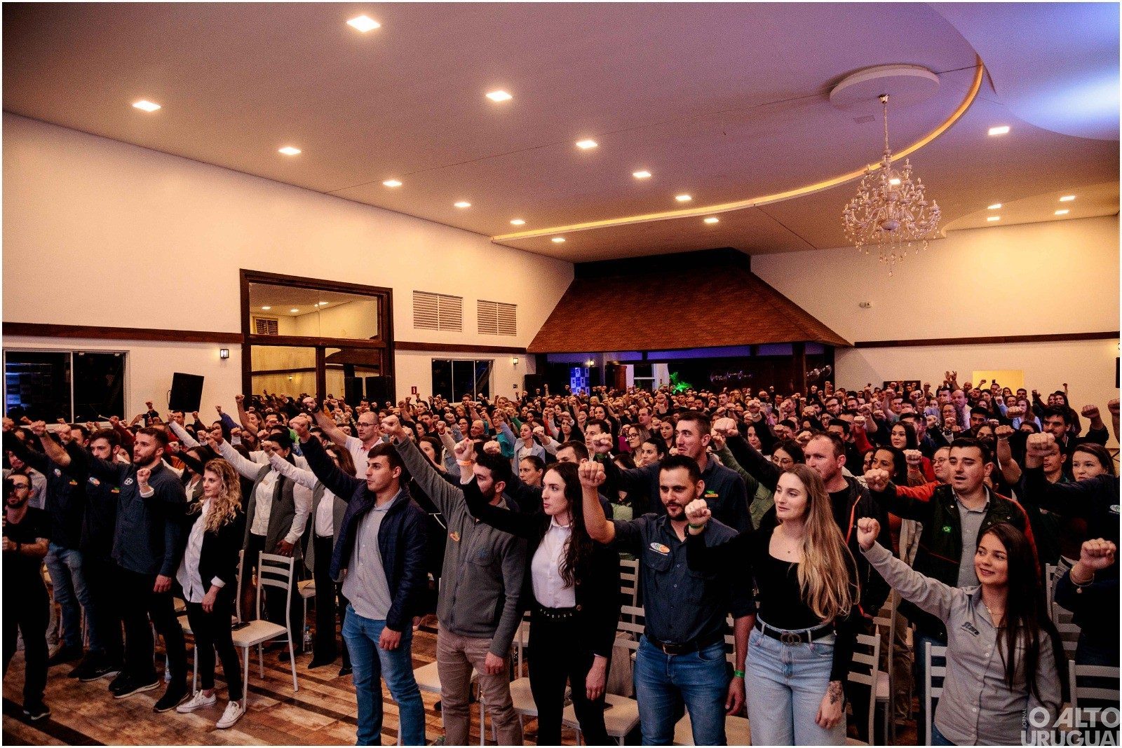 Performance em vendas reúne aproximadamente 400 pessoas em Seberi
