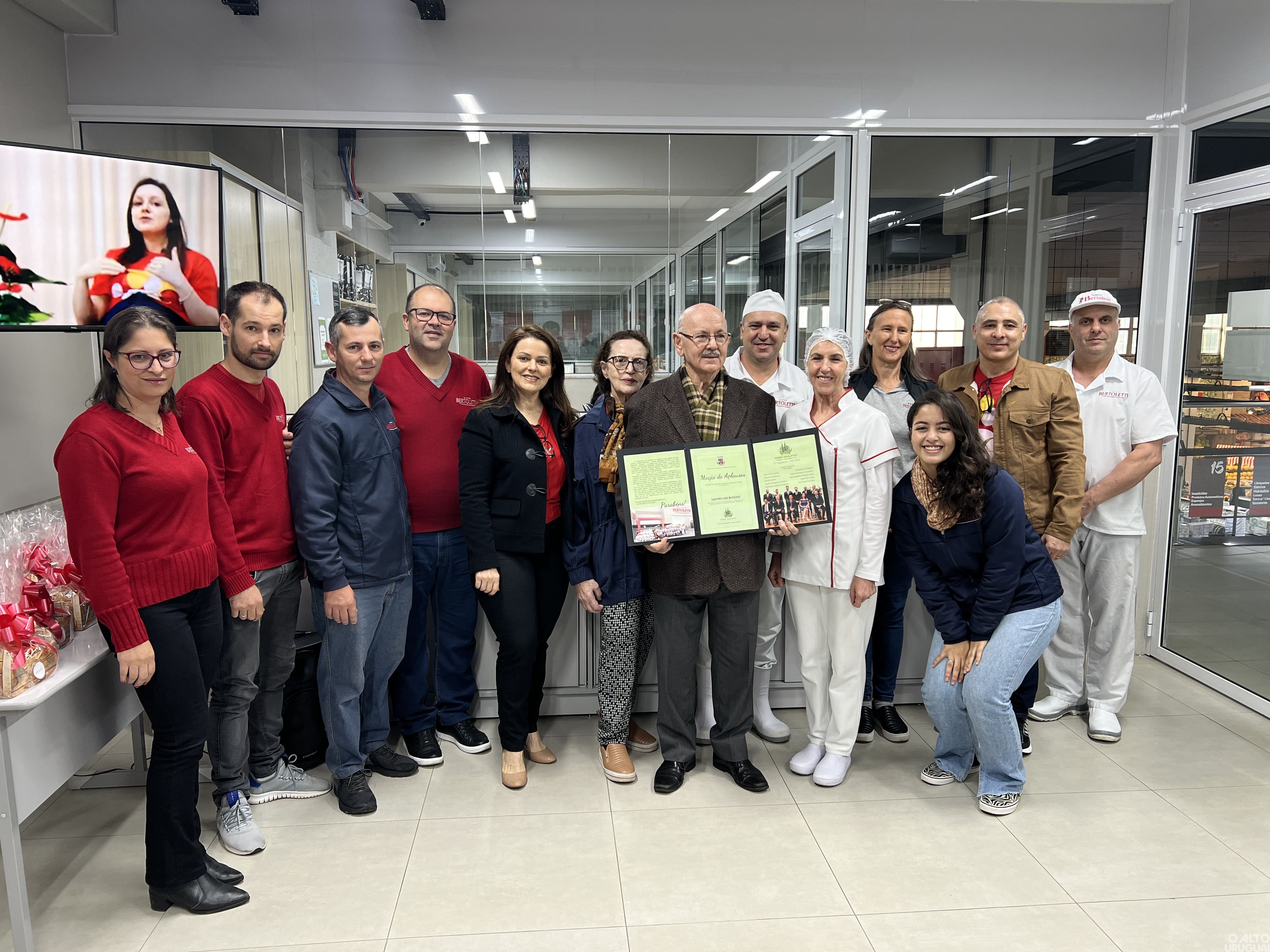 Supermercado Bertoletti recebe Moção de Aplausos