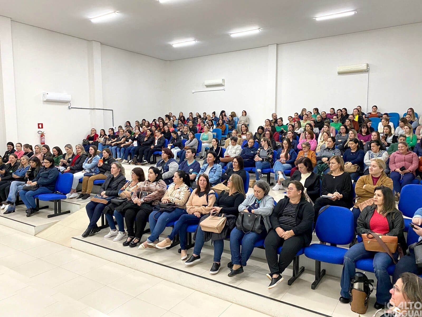 Professores da rede municipal de Planalto participam de formação