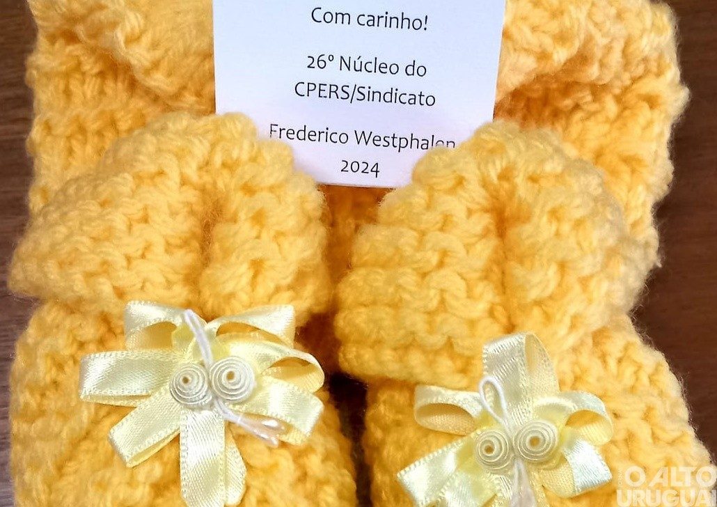 26º Núcleo do Cpers realiza doações da Campanha “Pés Quentinhos”