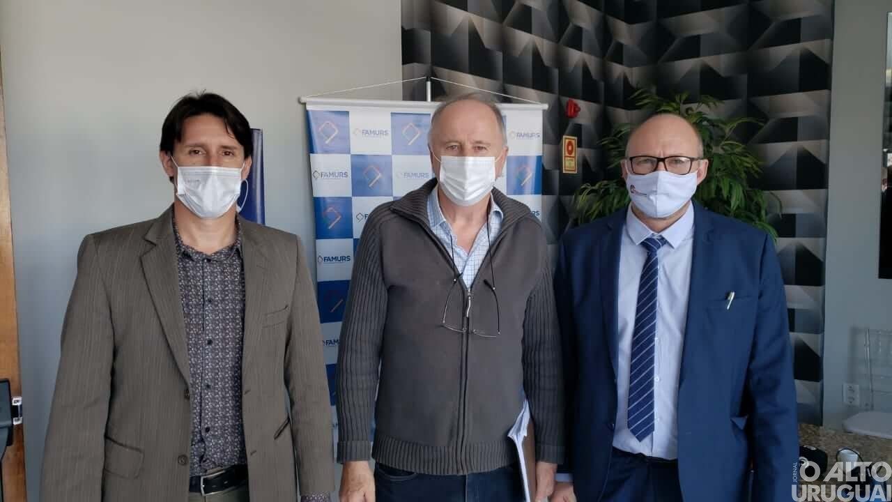 Pinheirinho do Vale: prefeito participa de assembleia geral da Famurs em Esteio