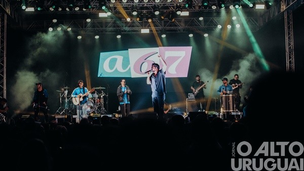 Mistura de ritmos marca o terceiro dia de shows da Expofred 2025