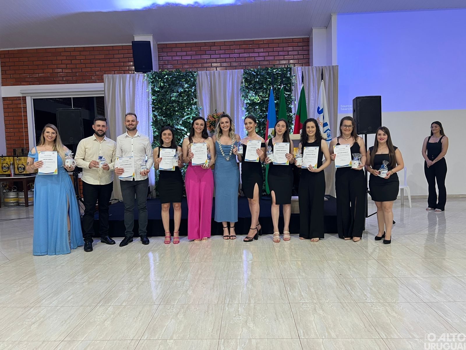 Jantar festivo com honrarias marca os 50 anos da JCI em Rodeio Bonito