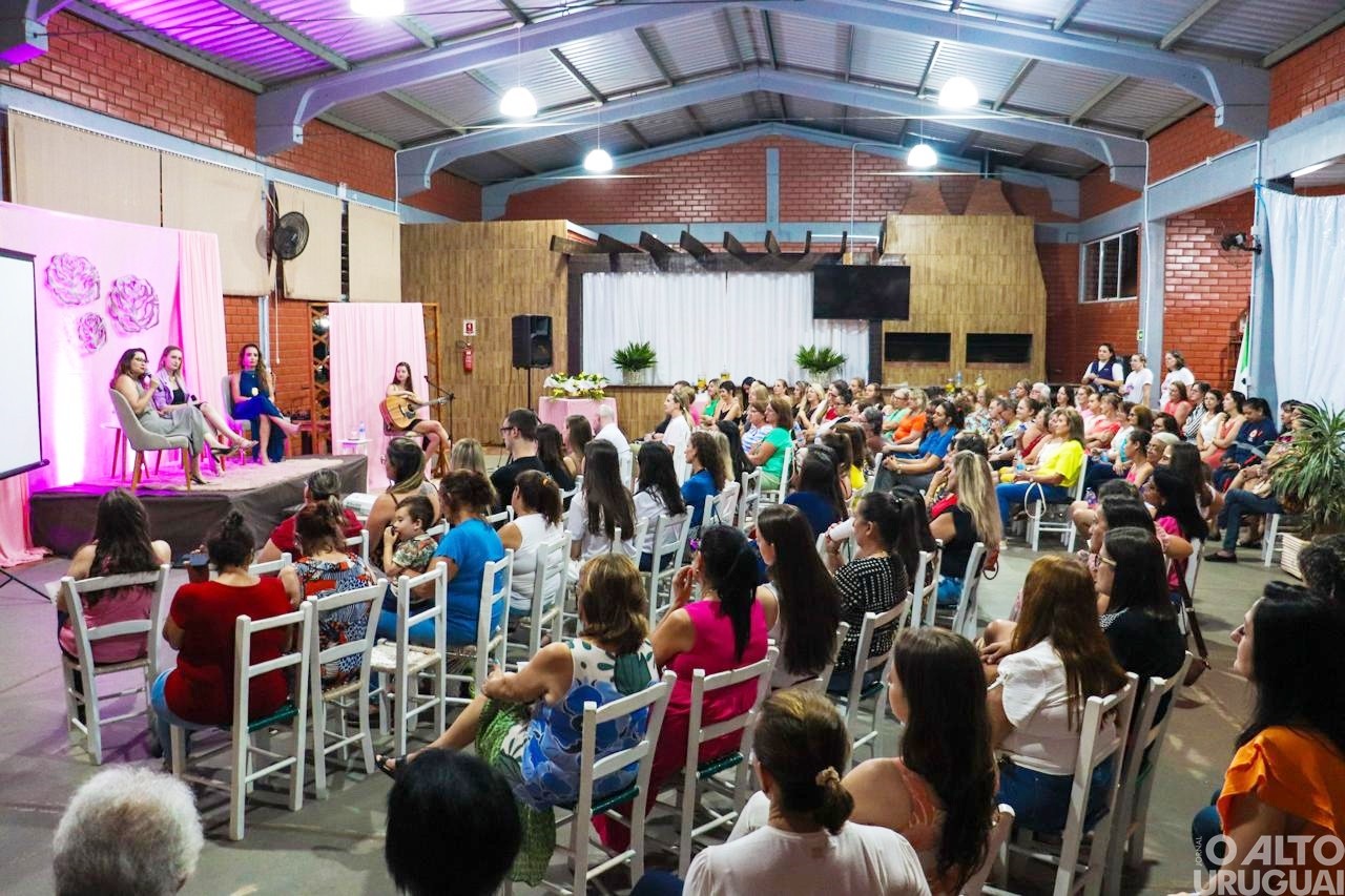 Palestra “Mulheres que se desafiam e inspiram” reúne grande público em Seberi