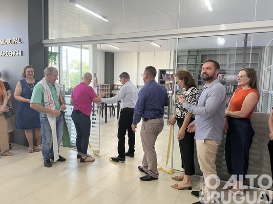 Biblioteca pública de Rodeio Bonito é inaugurada em novo espaço