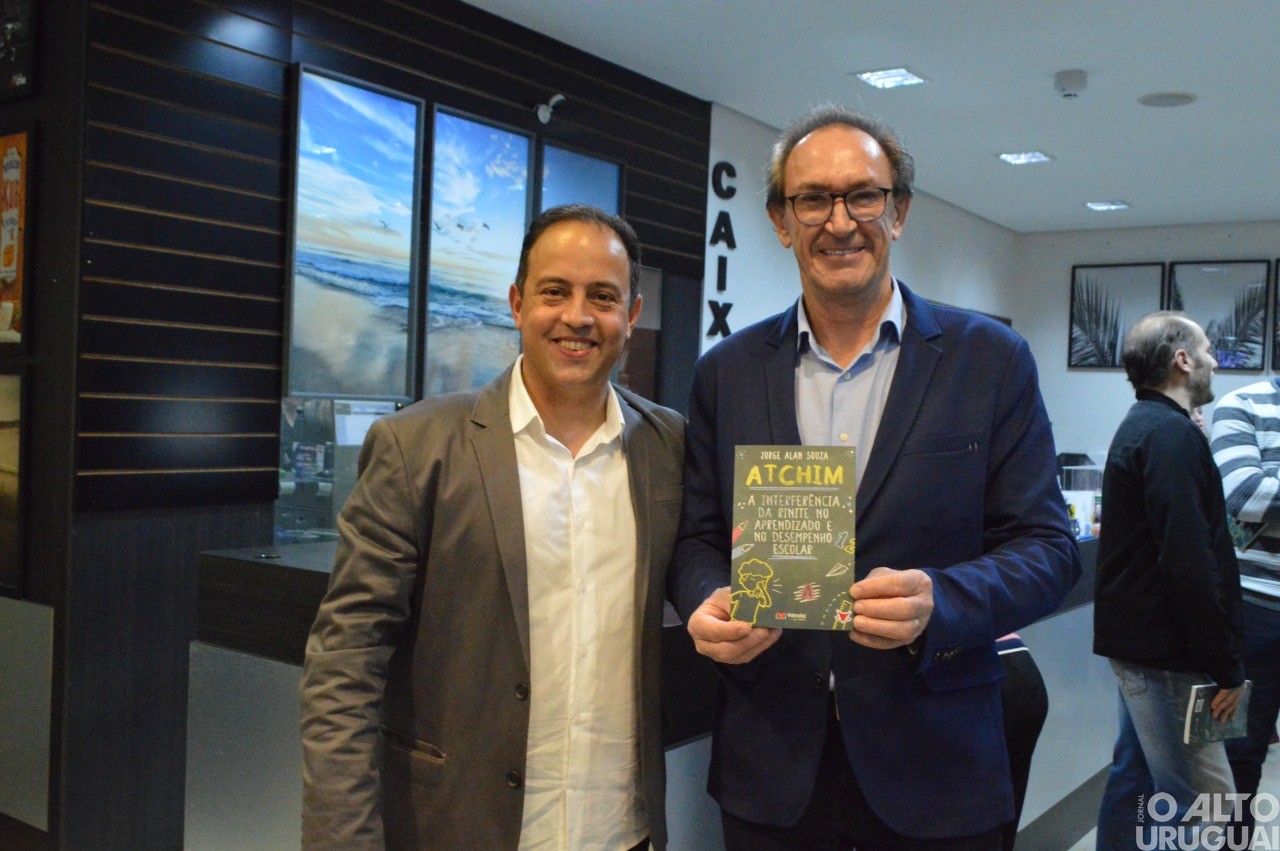 Médico Jorge Alan Souza recebe convidados para lançamento de seu livro