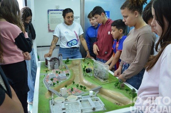Exposição Interativa do Olho D’Água promove educação ambiental em FW