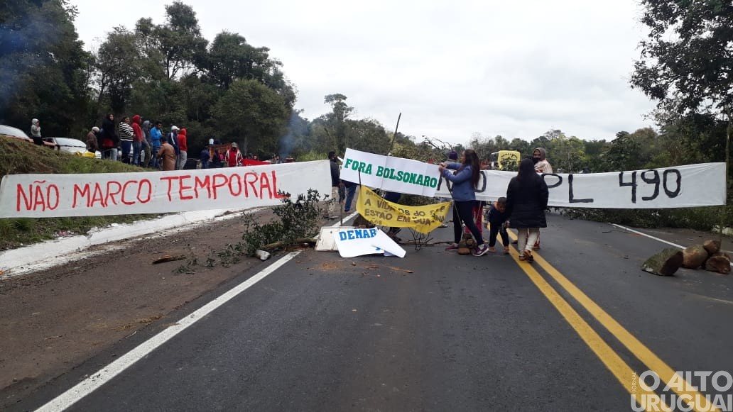 Indígenas voltam a bloquear a BR-386 em Iraí