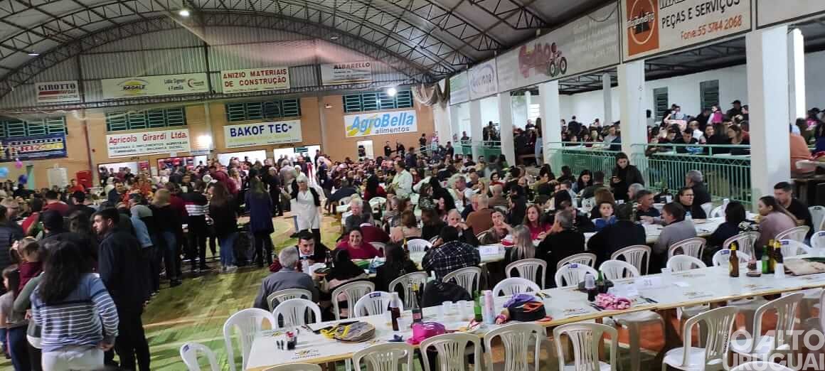 Mais de 800 pessoas participam do Jantar das Massas em FW
