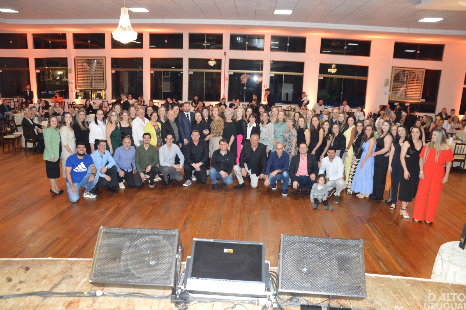 Jantar-dançante celebra os 60 anos da Escola Técnica José Cañellas em FW