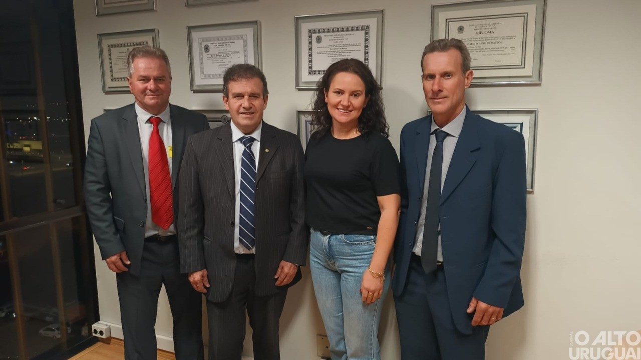 Lideranças de Pinhal viajam a Brasília