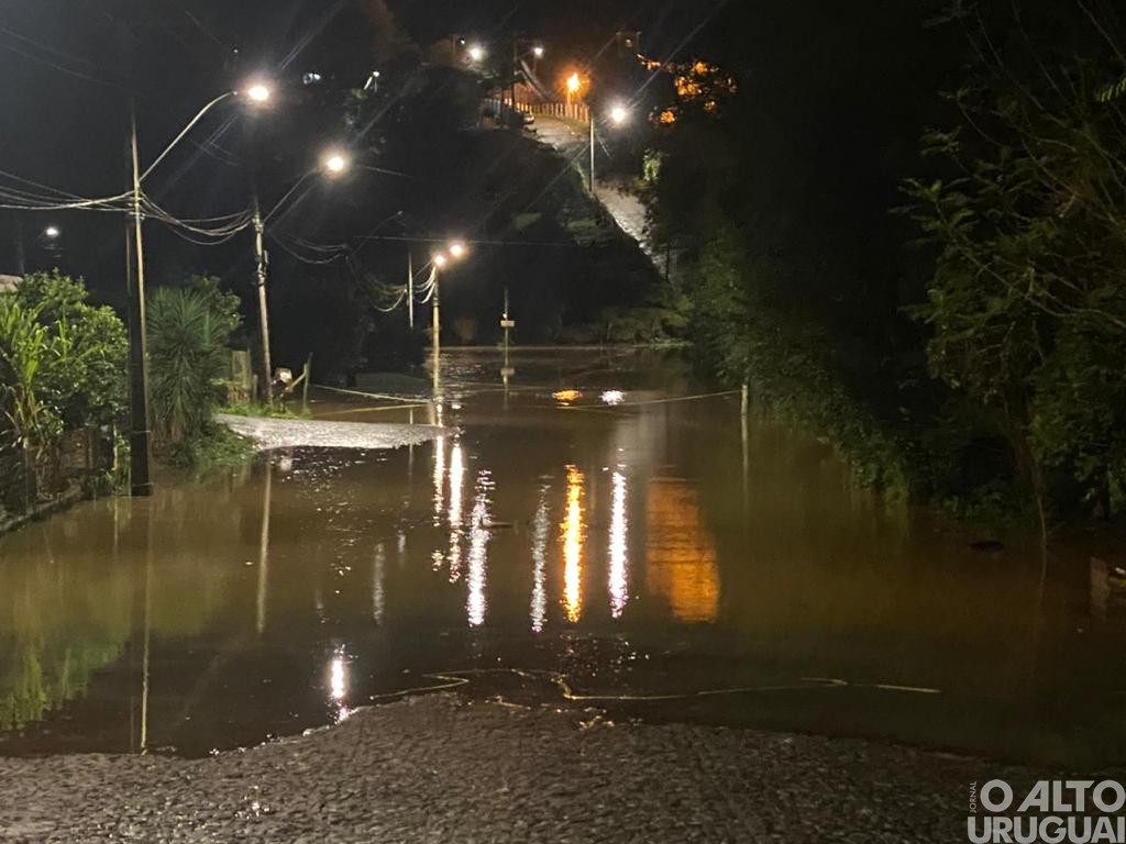 Região apresenta fortes chuvas durante a madrugada