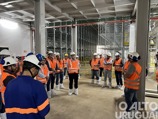 JBS apresenta a estrutura da fábrica de ração em Seberi