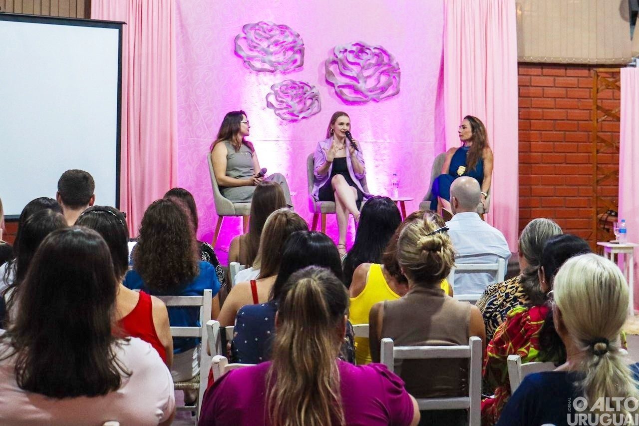 Palestra “Mulheres que se desafiam e inspiram” reúne grande público em Seberi