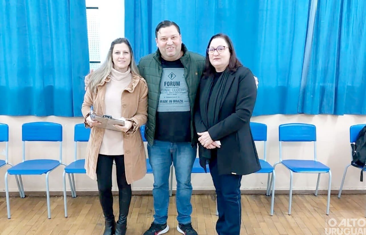 Alunos planaltenses apresentam trabalhos desenvolvidos em sala de aula 