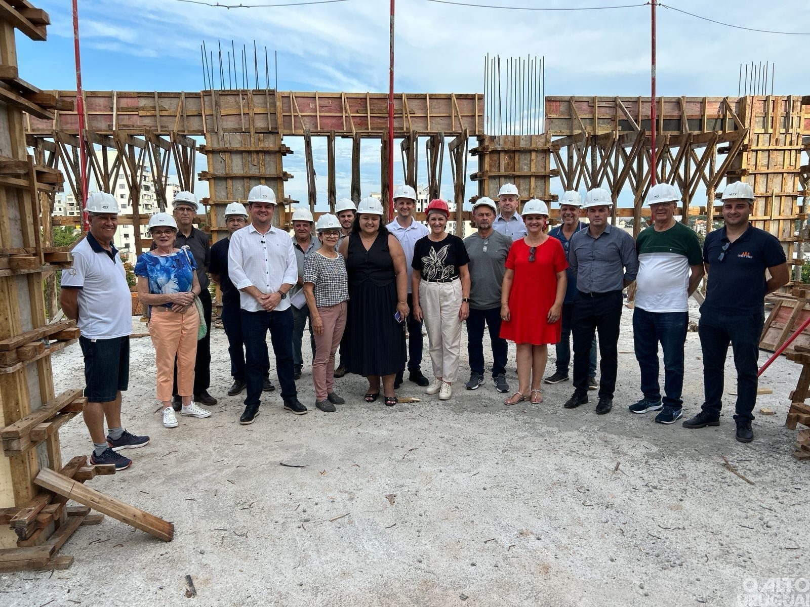 Presidente da Amzop visita obra do setor de Oncologia no HDP em FW