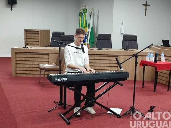 Talentos de FW e região participam de recital na Câmara de Vereadores de FW