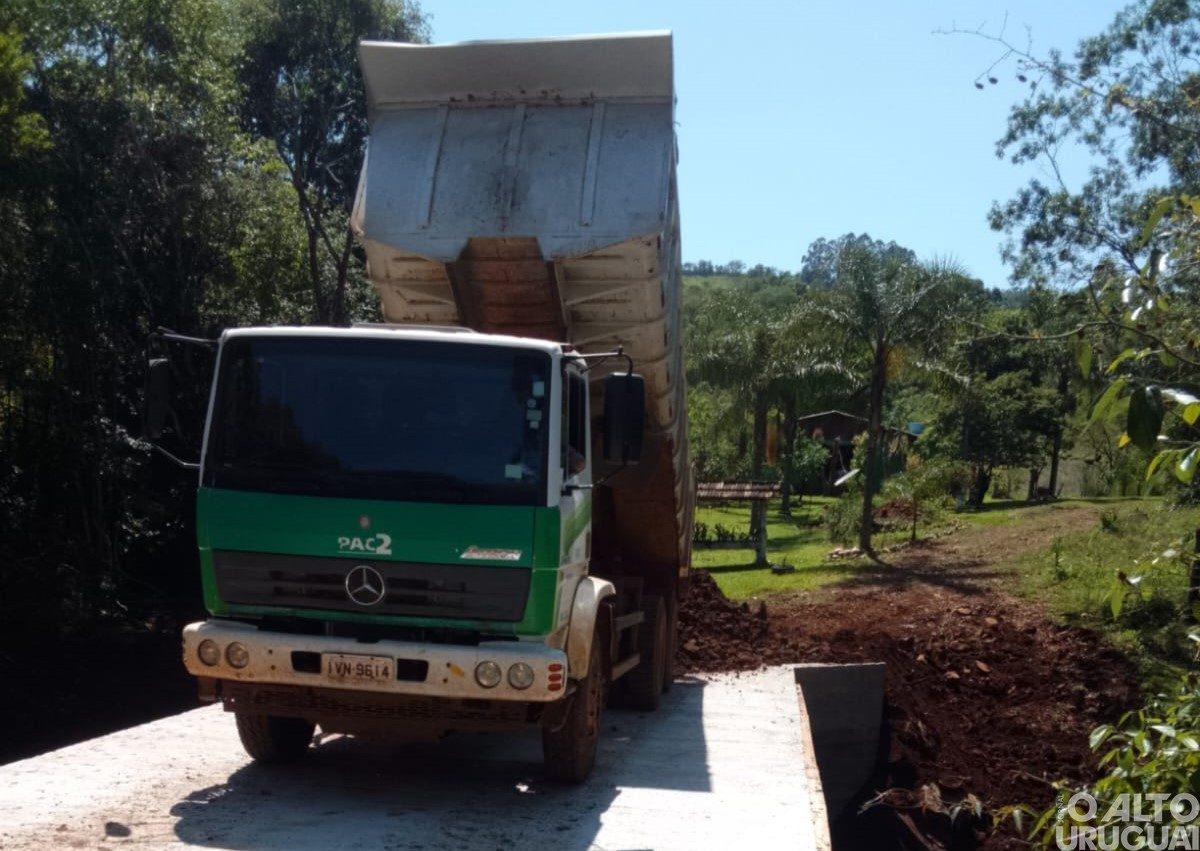 Nova ponte concluída na Linha Braguinha em Vista Alegre