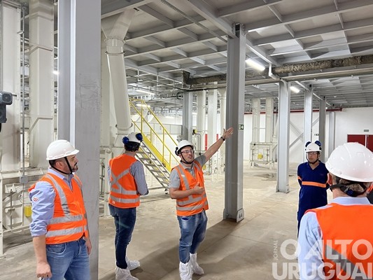 JBS apresenta a estrutura da fábrica de ração em Seberi