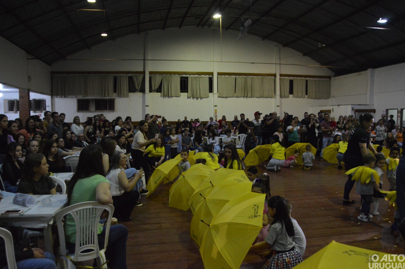 Alunos e comunidade de Erval Seco participam do Festival Estudantil