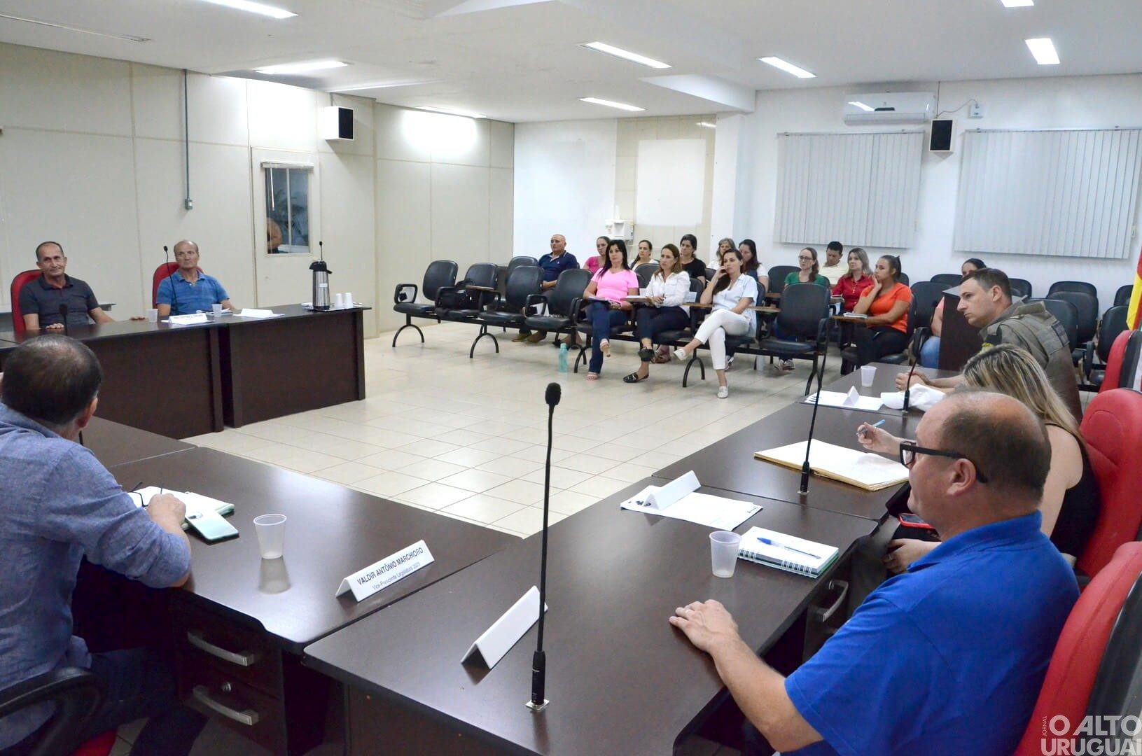 Reunião define medidas de segurança em escolas de Caiçara