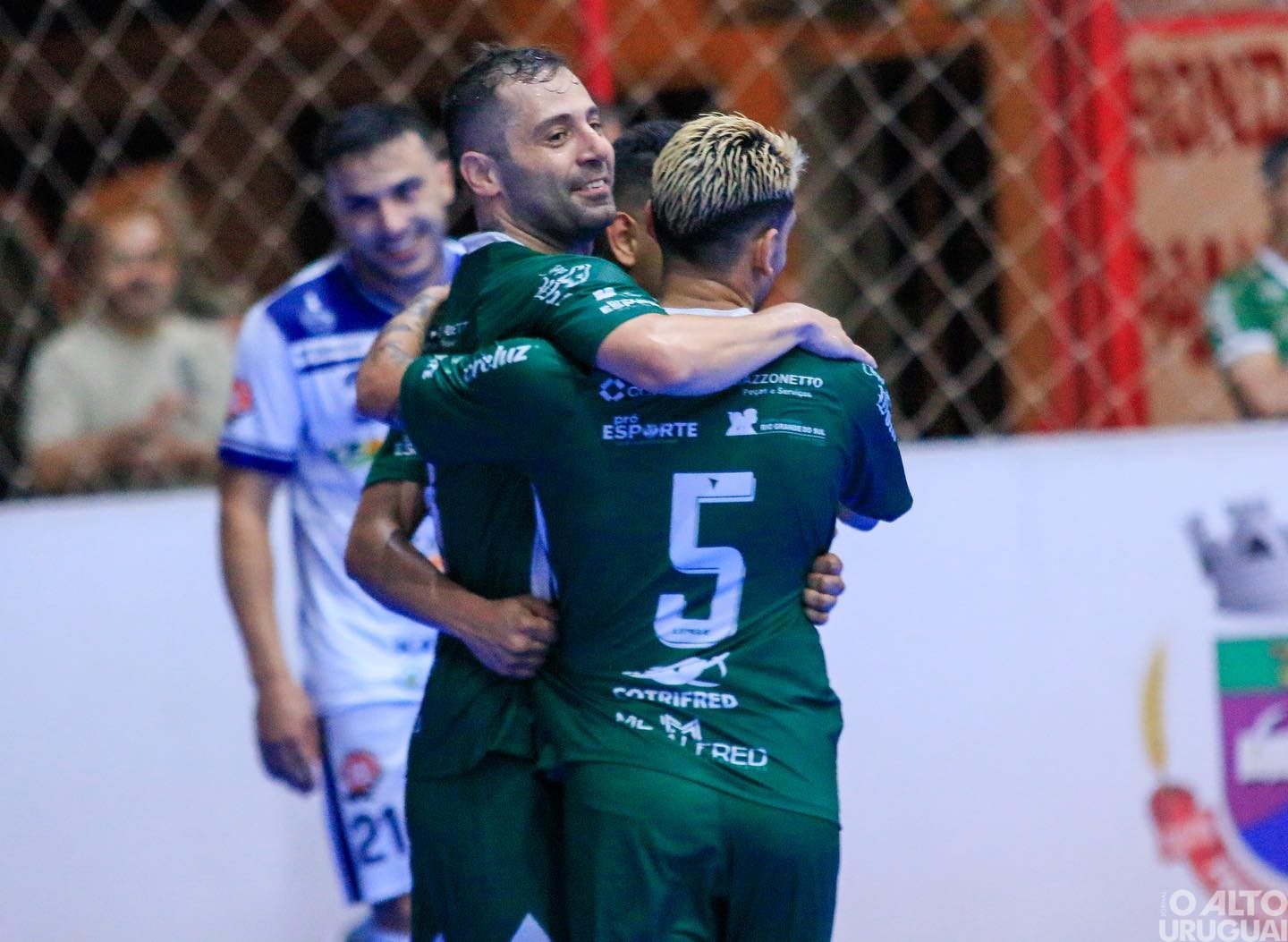 Guarani Futsal goleia o Cerro Largo em FW
