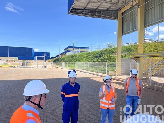 JBS apresenta a estrutura da fábrica de ração em Seberi
