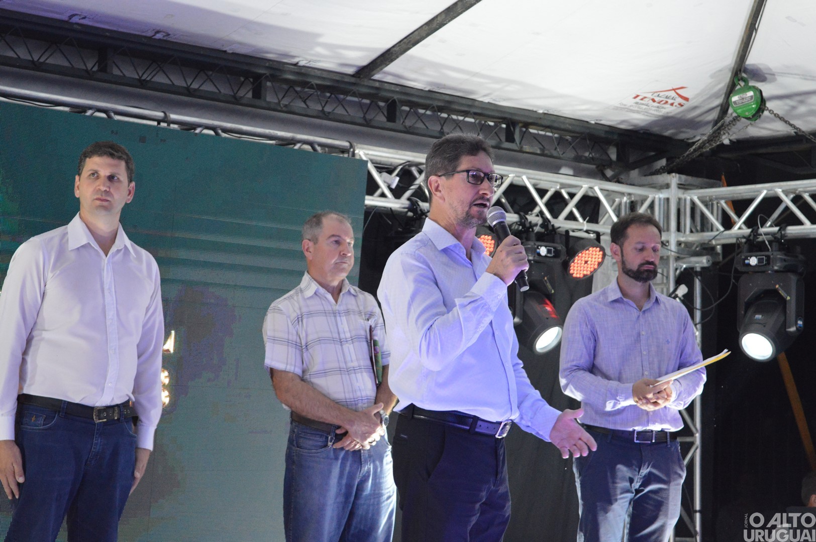 Acendimento de luzes marca a abertura oficial de Natal em Rodeio Bonito