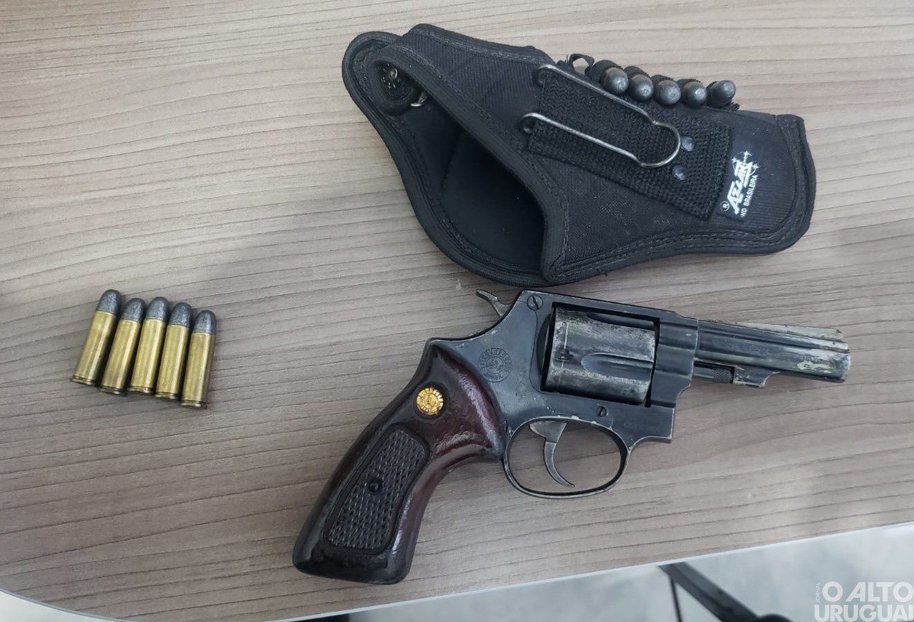 Apreendidas munições e arma de fogo em Iraí