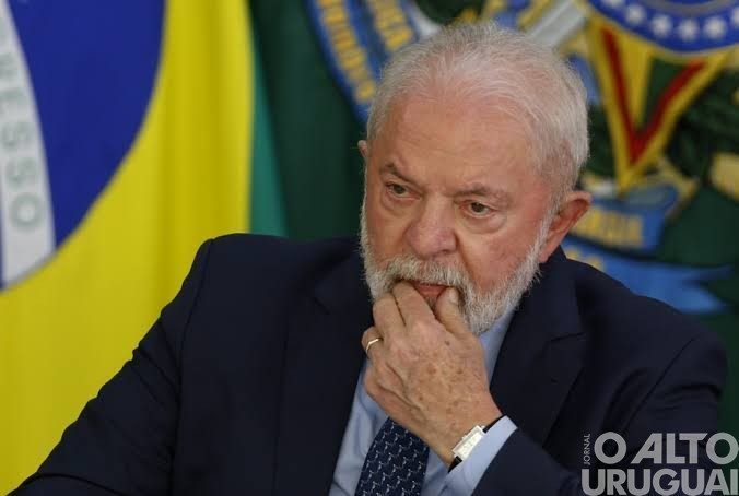 Lula adia viagem à China por orientações médicas