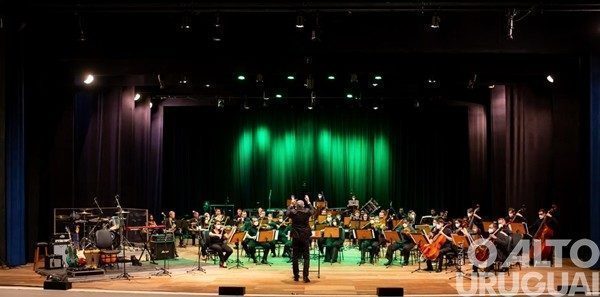UFSM-FW comemora 18 anos com apresentação da Orquestra Sinfônica