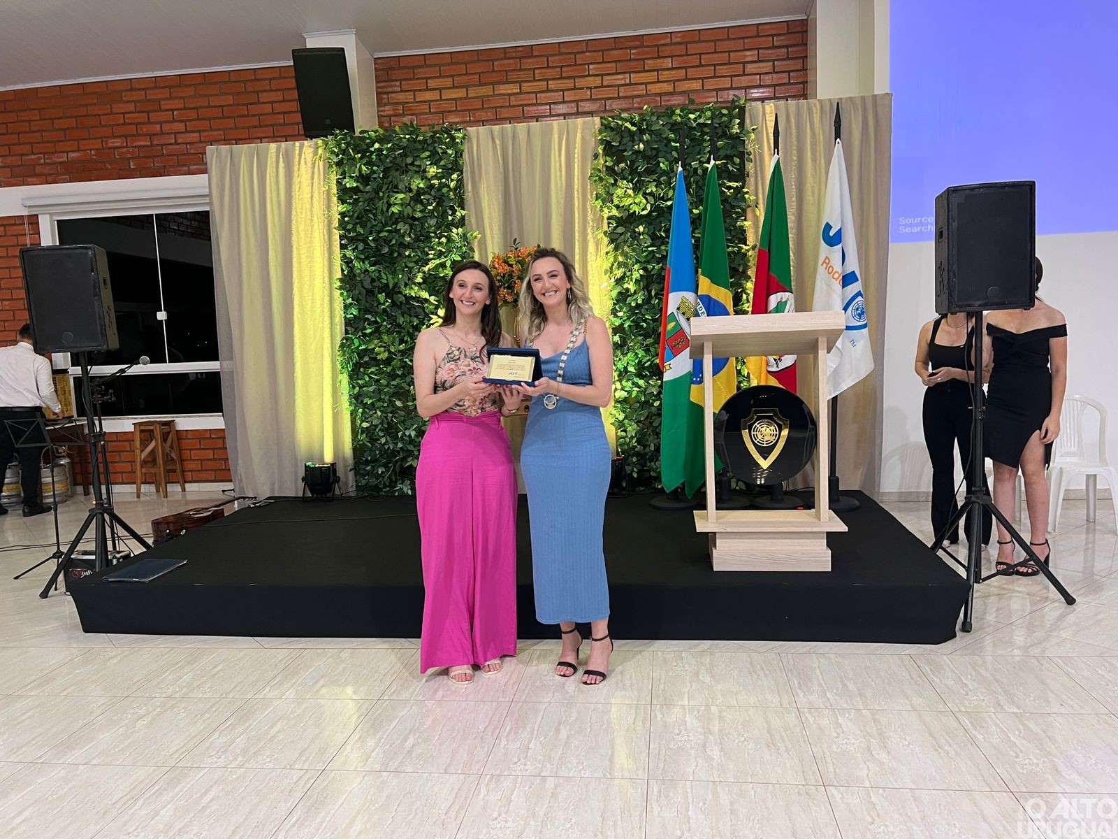 Jantar festivo com honrarias marca os 50 anos da JCI em Rodeio Bonito