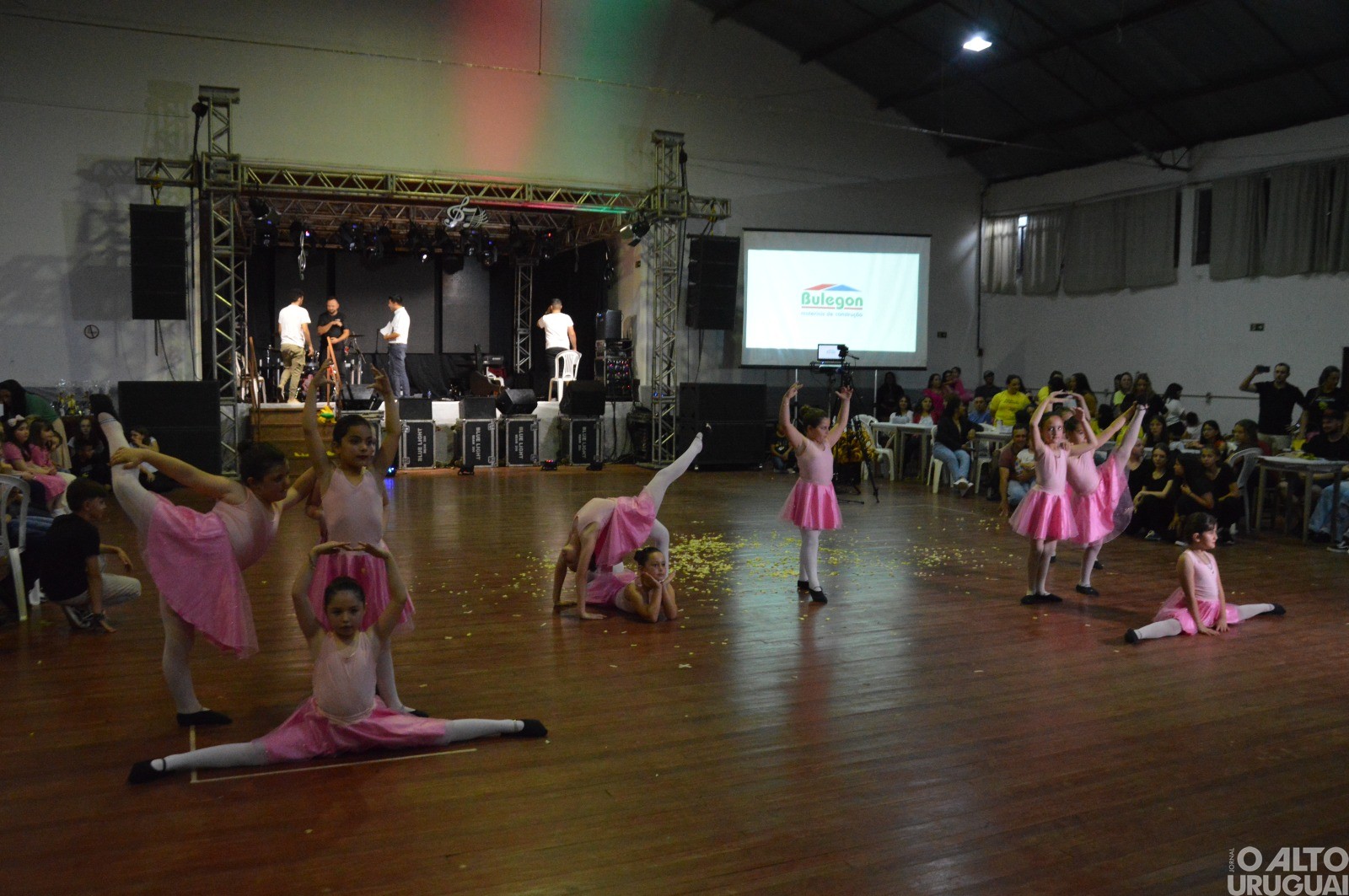 Alunos e comunidade de Erval Seco participam do Festival Estudantil