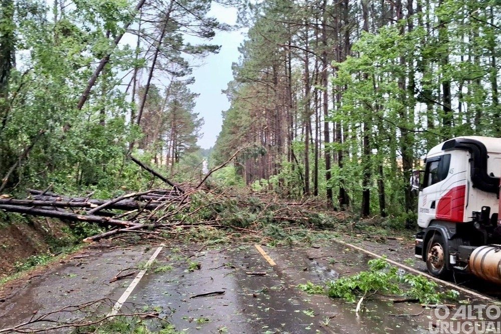 Alerta para chuva volumosa no RS até esta terça-feira