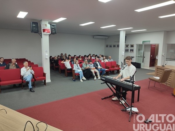 Talentos de FW e região participam de recital na Câmara de Vereadores de FW