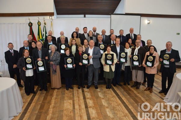 Câmara de Vereadores de Seberi homenageia pioneiros
