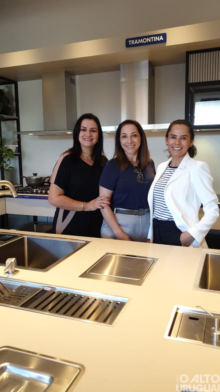 Núcleo da Mulher Empreendedora realiza reunião com visita à empresa