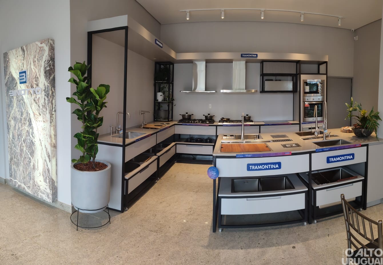 Binotto Mármores e Granitos inaugura novo showroom Tramontina em FW