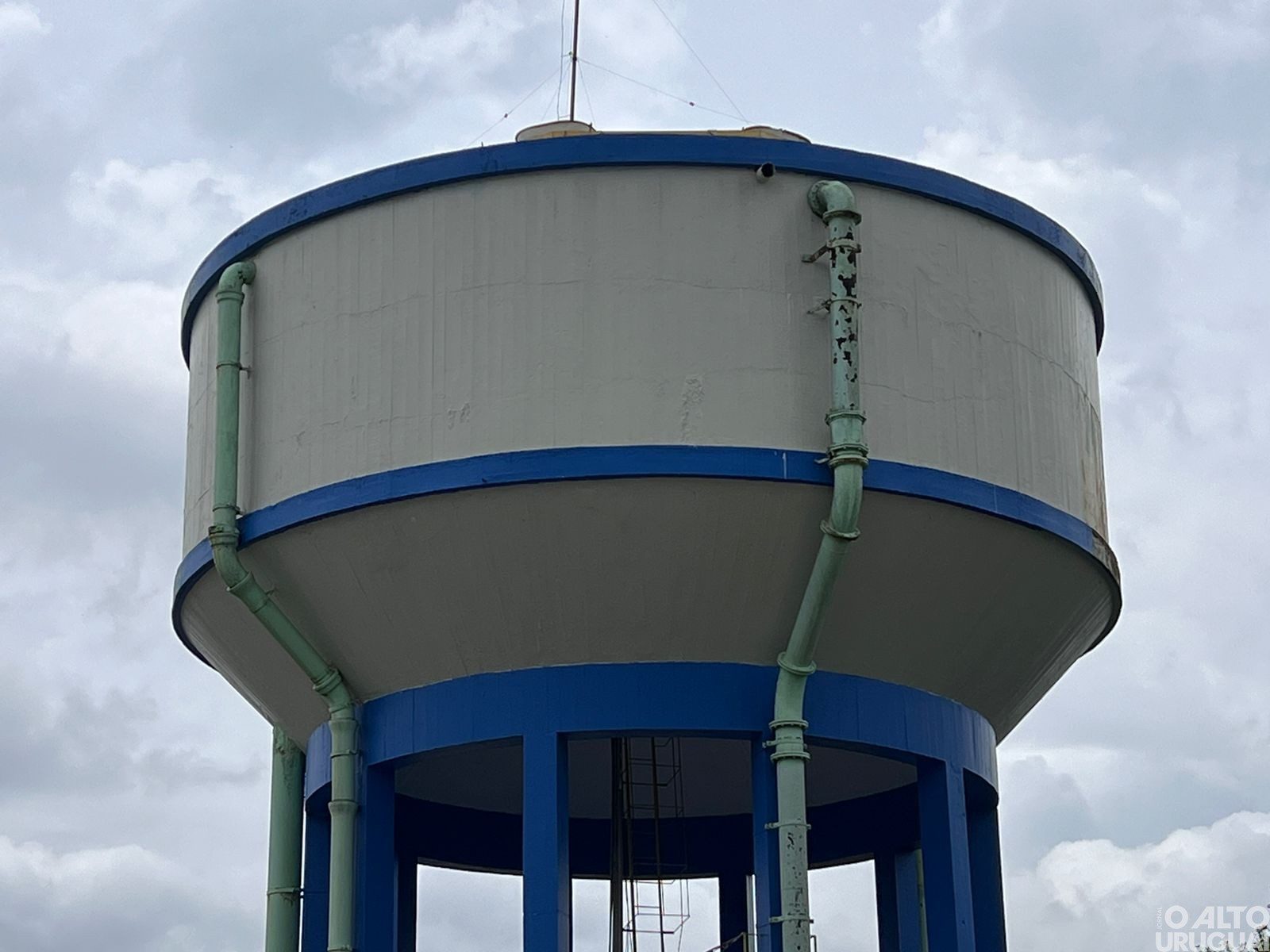 Abastecimento de água se normaliza com retomada da energia elétrica em FW