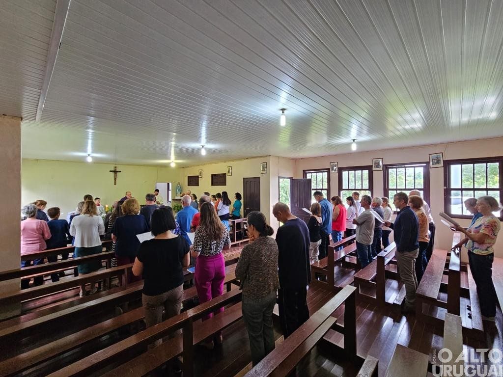 Missa campal do Dia de Nossa Senhora da Imaculada Conceição é realizada